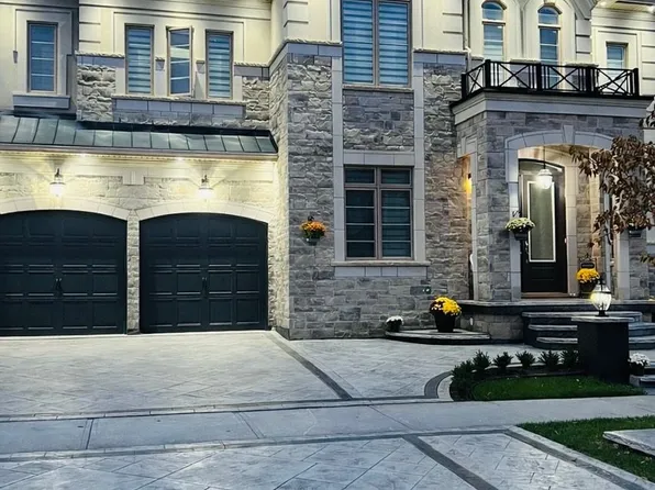 28 Cloverhaven Rd, Brampton, ON L6P 4E4