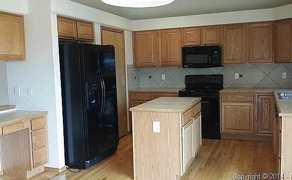5th image of 7453 Amberly Dr