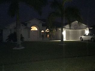 2071 SW Salvatierra Blvd, Port Saint Lucie, FL 34987