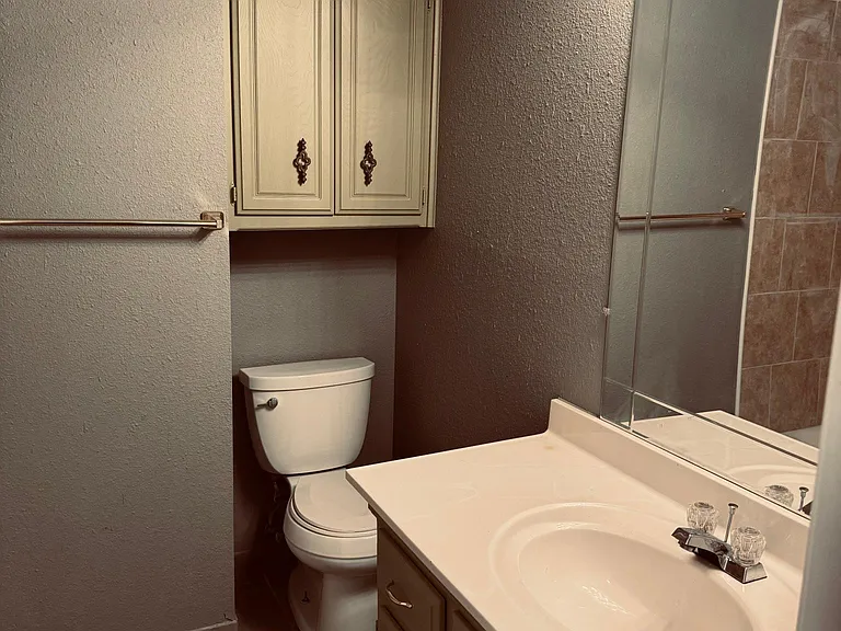 2305 Crystal Dr — Photo 20