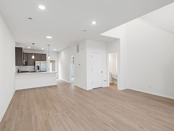 5th image of 6165 Rushing Ave