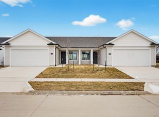 2216 Legacy Dr, Norwalk, IA 50211