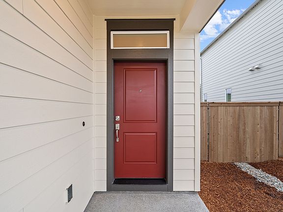 5th image of 18006 NE 17th St