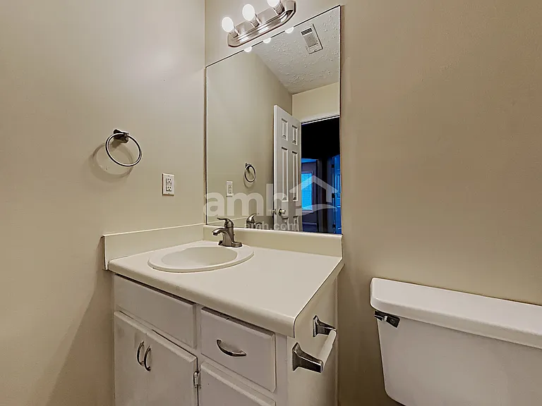 1500 Chalet Cir — Photo 11