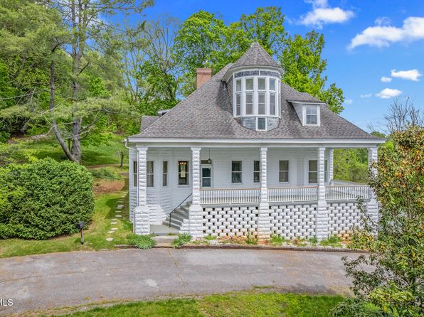 243 Mason Pl NW, Abingdon, VA 24210