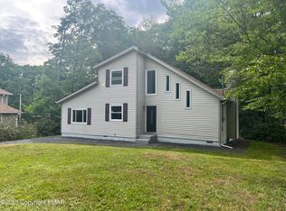 327 Coach Rd, Tobyhanna, PA 18466