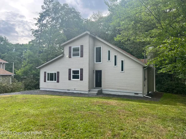 327 Coach Rd, Tobyhanna, PA 18466