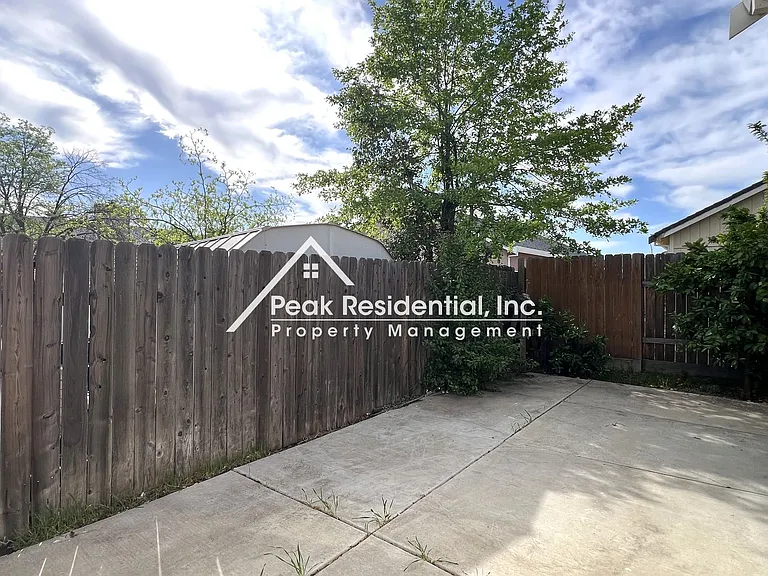 8274 Golden Park Ct — Photo 22