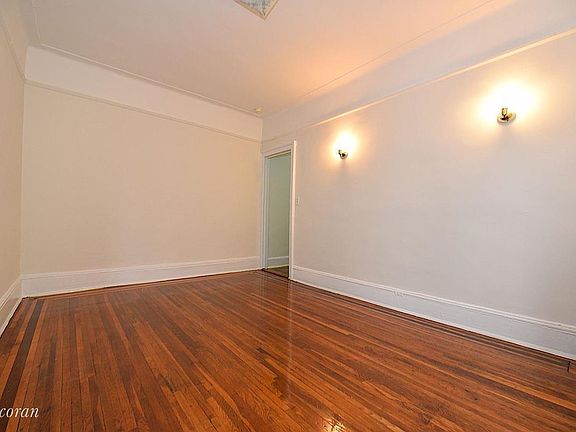 2nd image of 2205 37th St APT 1B