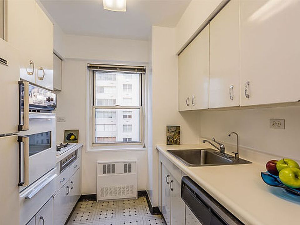 2nd image of 100 W 57th St #7J