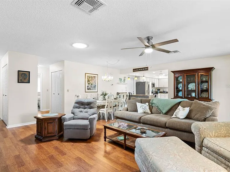 1415 Langley Dr — Photo 13