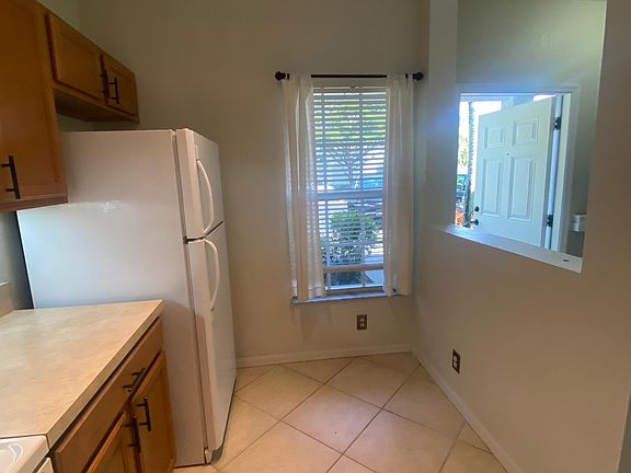 5th image of 8313 Pacific Beach Dr