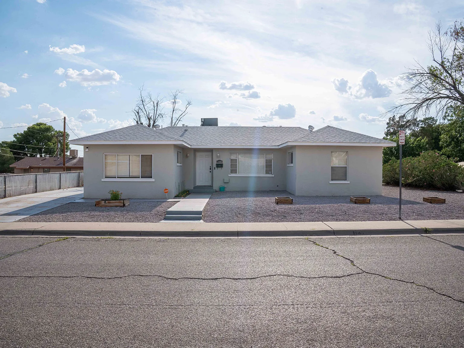 3 bed, 1349 sqft, $1,800 — Photo 1