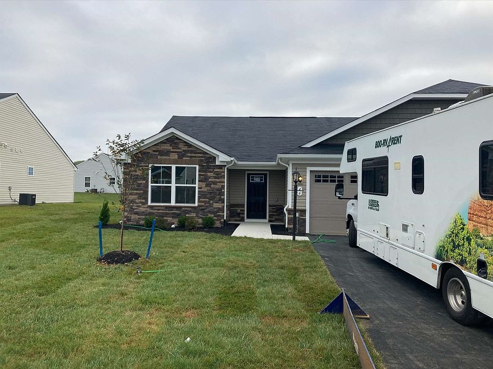 1st image of 42 Peak Dr