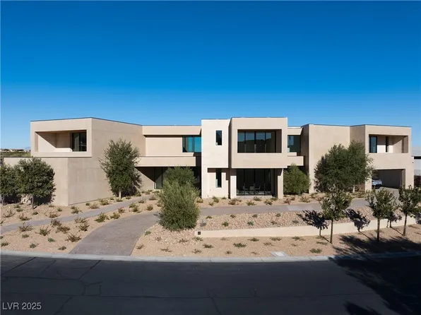 68 Sun Glow Ln, Summerlin, NV 89135