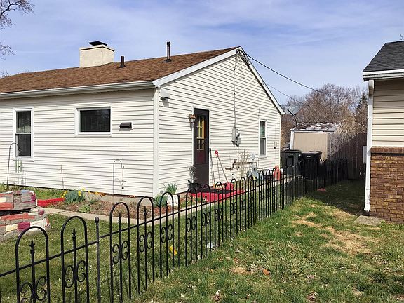 2nd image of 2223 Bergan St