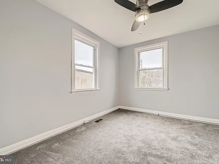 4429 Newport Ave — Photo 19
