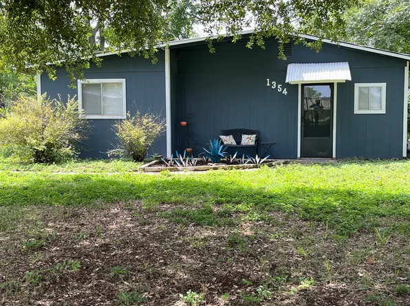 1354 River Trl, Seguin, TX 78155