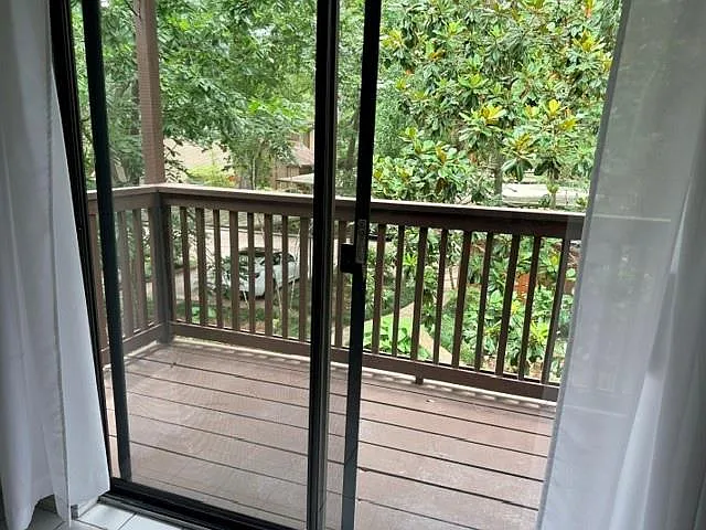 1 bed, 1.0 bath, 622 sqft, $1,300 — Photo 4