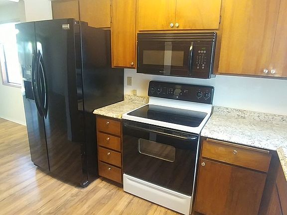 Stove, Fridge & Microwave