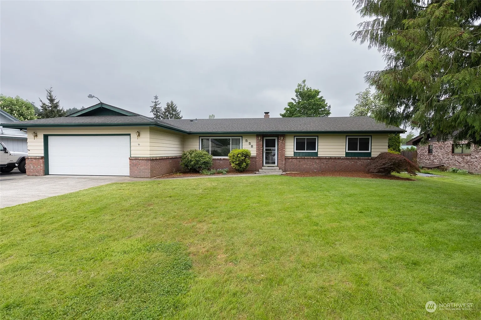 558 SW 19th Street photo 1