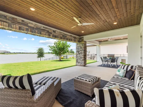 10707 Painted Crescent Ct, Cypress, TX 77433