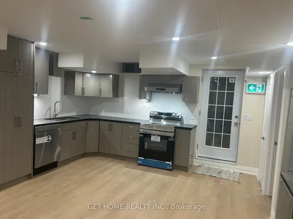 127 Micklefield Ave #Basement, Whitby, ON L1P 0L3