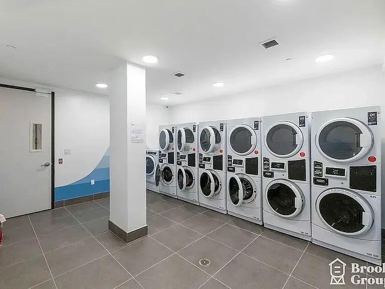 26 Sherman Ave #8E — Photo 7