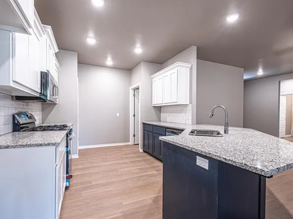 124 Cedar St, Perry, OK 73077