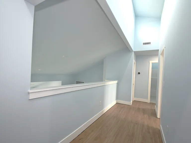 1850 Garnet Ave — Photo 14