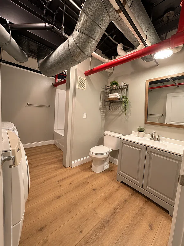 301 Bradley St — Photo 2
