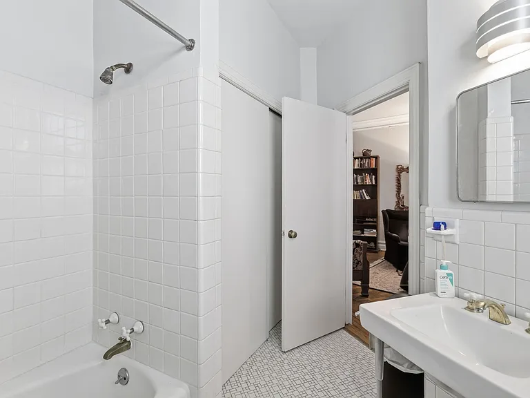 20-web-or-mls-2126 Connecticut Ave NW 77_50_07132026