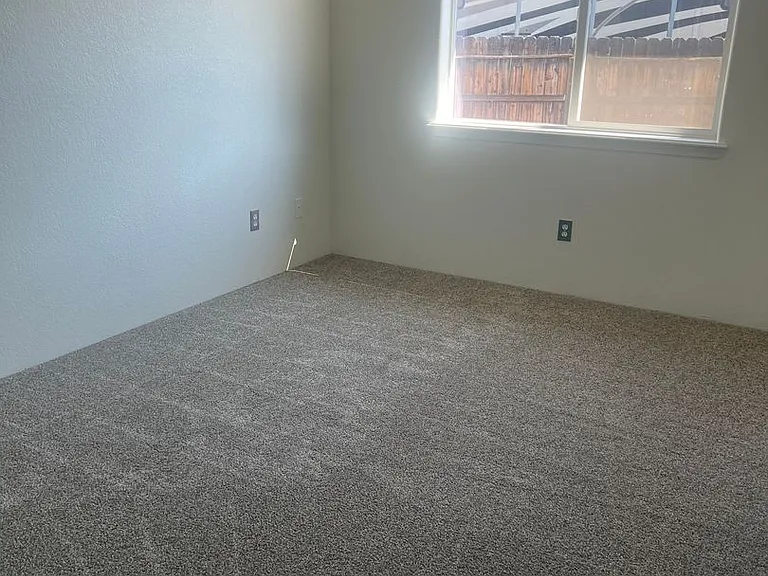1460 Oxford Cir — Photo 12