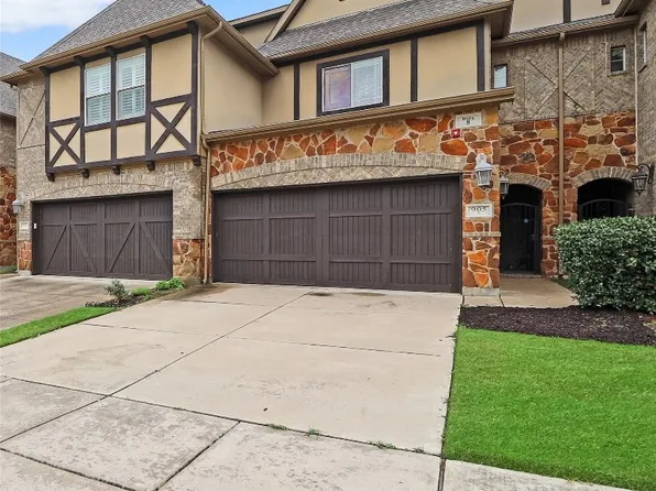 905 Brook Forest Ln, Euless, TX 76039
