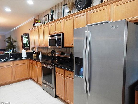 2nd image of 4853 Hampshire Ct #3-206