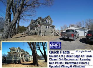 86 High St, Houlton, ME 04730
