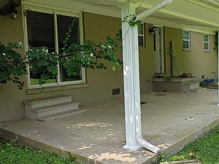 104 Kenton Ave — Photo 2