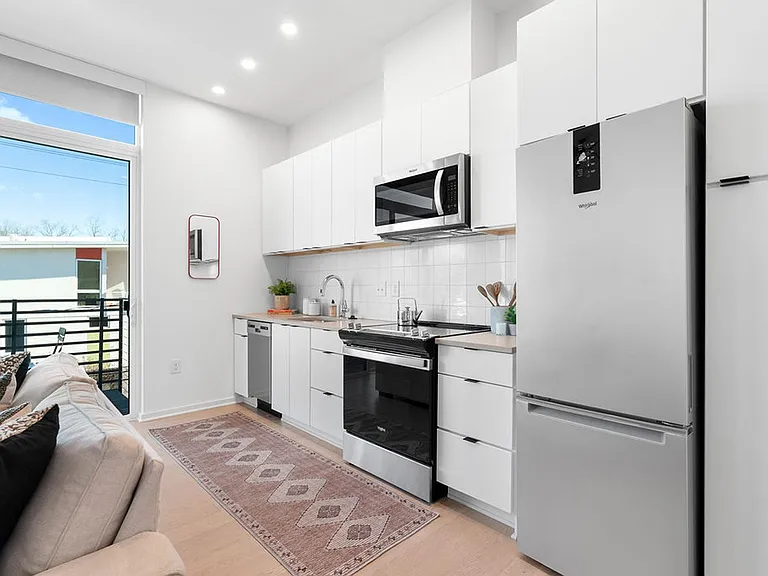 521 Mangum St #33 — Photo 4