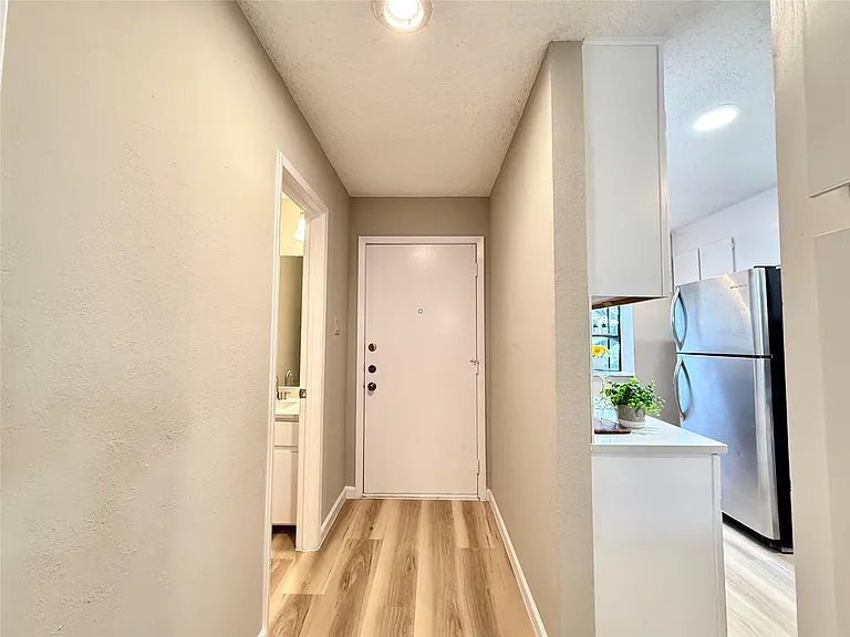 7122 Wood Hollow Dr #106 — Photo 3