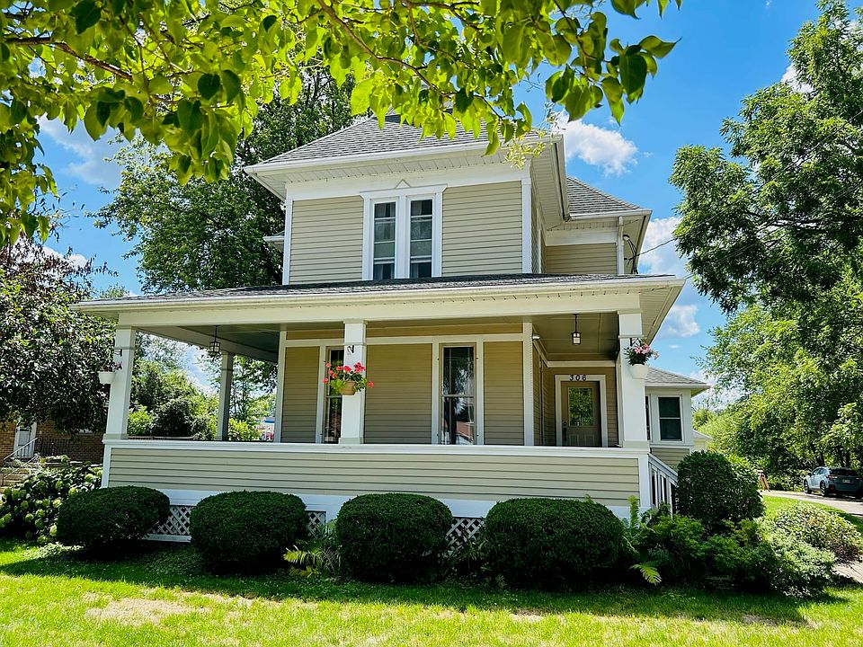 1st image of 306 W Lake St