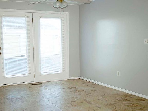 4th image of 121 Woodard Dr