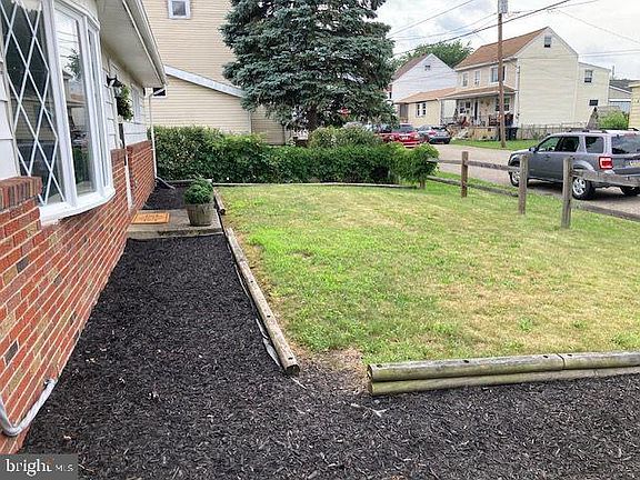 3rd image of 424 Minersville St