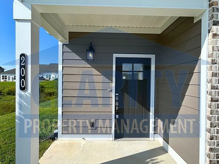 200 Bellingham Cv NE — Photo 2