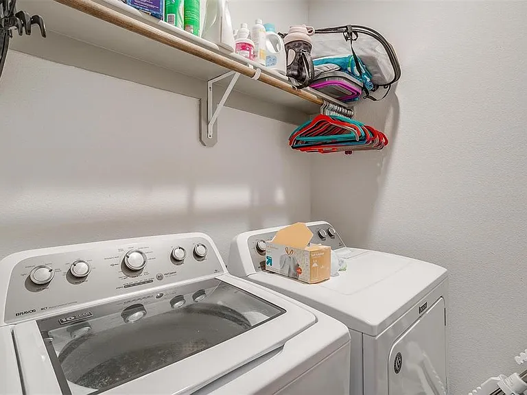 1313 Summerset Ln — Photo 23