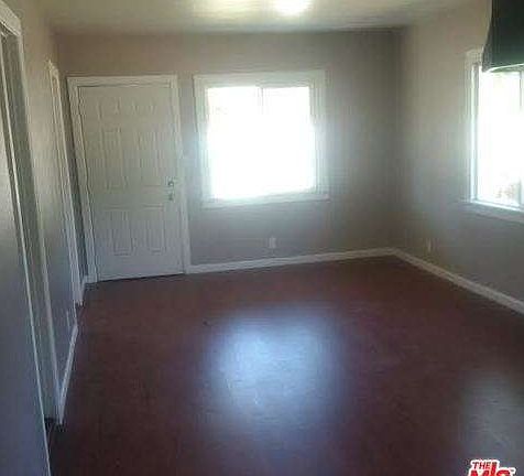 5th image of 243 E Kingman St