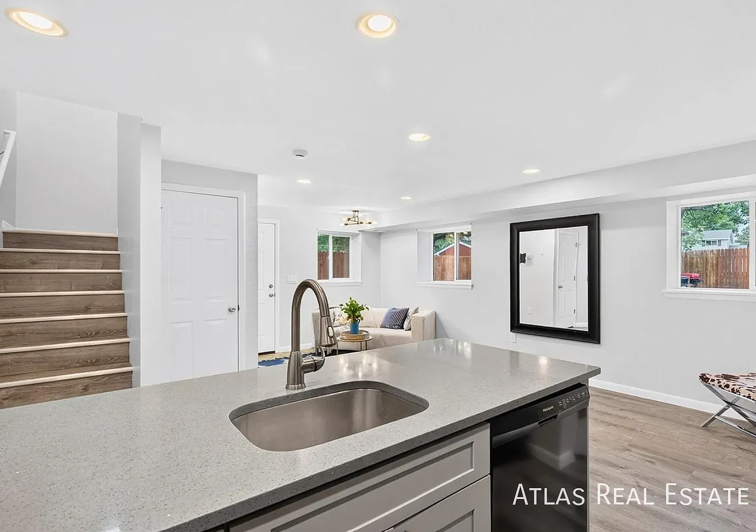 Awesome unit! 900 SF Updated Lakewood ADU Near Belmar & Downtown Denver — Photo 4