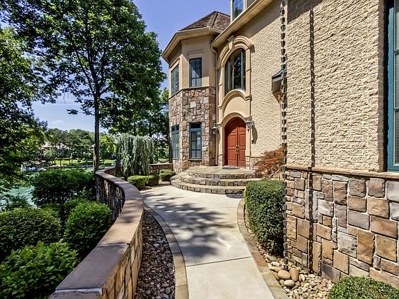 3rd image of 326 Washita Ln