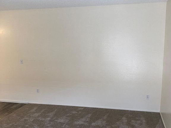 4th image of 390 S Mollison Ave