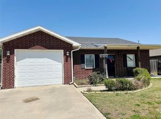 113 SW 8th St, Moore, OK 73160