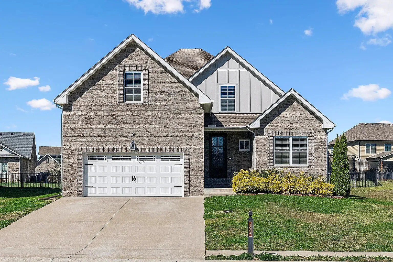 4 bed, 2.5 bath, 2425 sqft, $2,600 — Photo 1